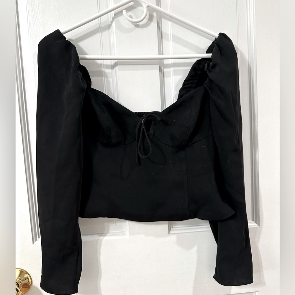 Wilfred Aritzia black top